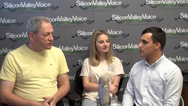 Эмма и Женя в Америке: приехали по Work & Travel, остались, потом Portnov Computer School смотреть онлайн