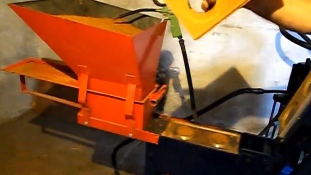 Станок гидравлический для производства лего кирпича смотреть онлайн