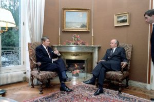 19 ноября 1985. Встреча Михаила Горбачёва и Рональда Рейгана в Женеве. Часть 02.