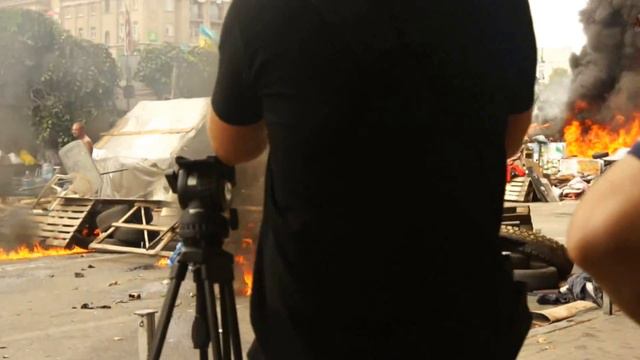 Уборка на Майдане (субботник 9 августа 2014) смотреть онлайн
