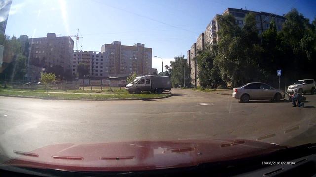 Фокус против байкера.