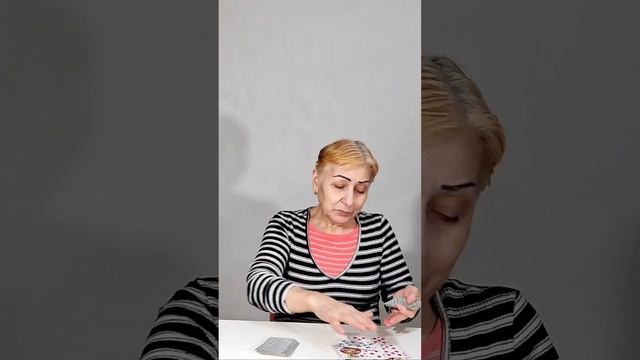 Напишет он вам или нет? И что он чувствует к вам? Гадание