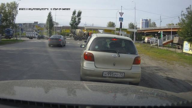 Латает дыры :) смотреть онлайн