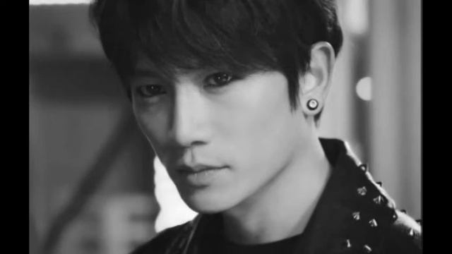 곽태근 / Kwak Tae Gun ( Ji Sung ) смотреть онлайн