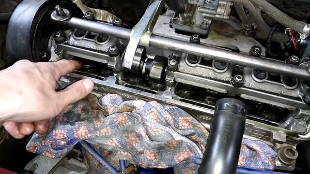 Регулировка клапанов в двигателе ВАЗ 2108-2115. Подробно..mp4