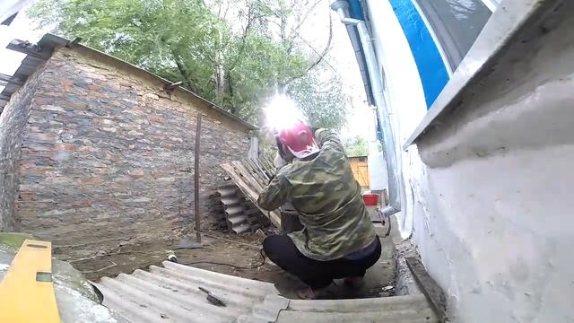 Забор из шифера своими руками || Как правильно сделать забор || Какой забор между соседями делать смотреть онлайн