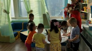 Занятие в младшей группе "Путешествие в сказку "Колобок"