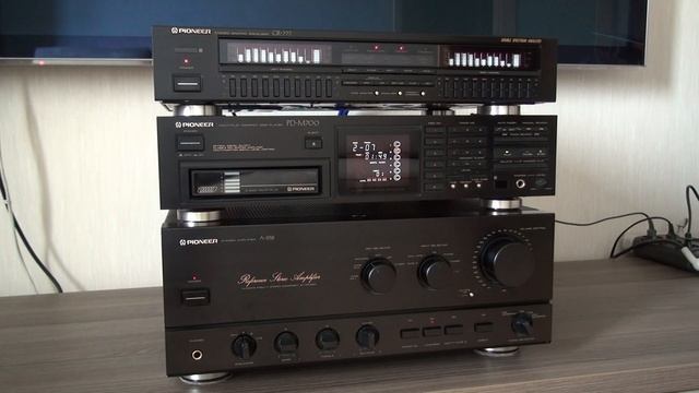 CD-changer Pioneer PD-M700, amplifier Pioneer A-858 & graphic equalizer Pioneer GR-777 смотреть онлайн