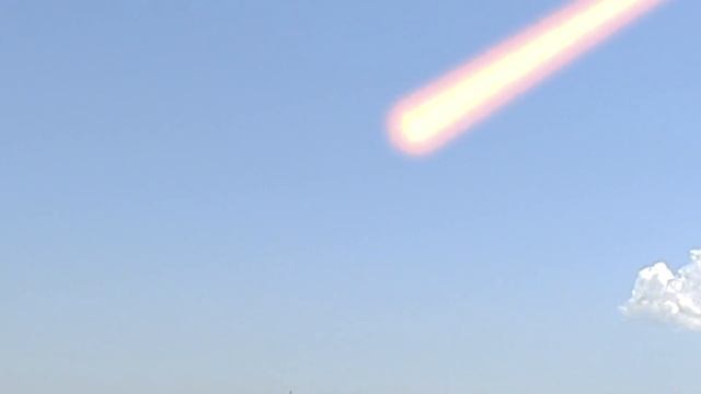 СРОЧНО НА ЗЕМЛЮ ЛЕТИТ МЕТЕОРИТ ИЛИ АСТЕРОИД/очевидцы засняли падение метеорита на землю смотреть онлайн