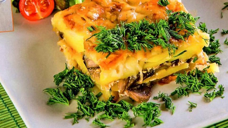 Запеченный картофель под сырной корочкой. Для праздников и будней смотреть онлайн