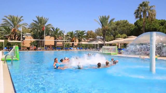 Pirate's Beach Club HV-1