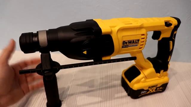 Обзор и сравнение Milwaukee 2712 CH и DeWALT DCH133