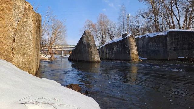 Резкий подъём уровня воды в речке! смотреть онлайн