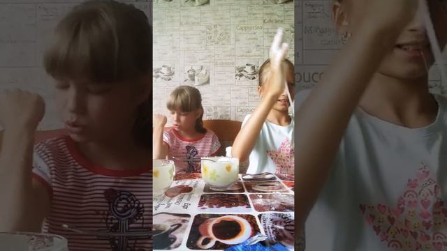 Мы делали клауд слайм у нас что-то пошло не так у нас закончился загуститель и у меня Нету памяти 😔 смотреть онлайн