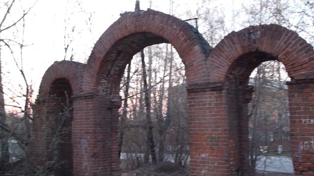 Ворота старого кладбища... смотреть онлайн