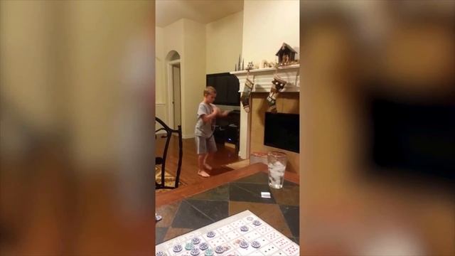 TRY NOT TO LAUGH 1 MINUTE CHALLENGE(funny/fails) смотреть онлайн