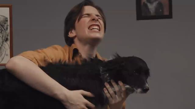 Актеры сериала «Пищеблок» смотрят сцену с собаками из второго сезона смотреть онлайн