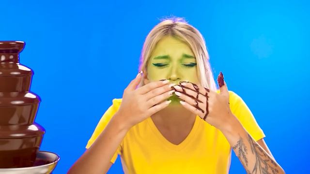 Wyzwanie: Czekolada Kontra Prawdziwe Jedzenie I Przedmioty | Jadalna Bitwa Choco DO Challenge