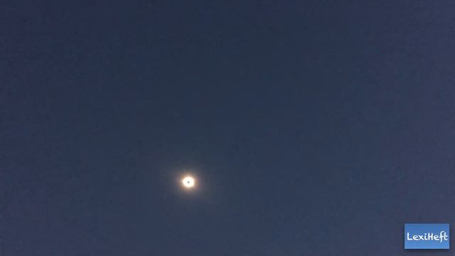 What it's like to experience a total solar eclipse! // GREAT AMERICAN ECLIPSE 2017 смотреть онлайн