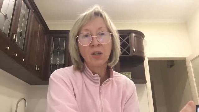 Адамян Эдик/Наряды в ресторан-разрез платья до матни,скучные школьные формы,зато папка,как павлин ! смотреть онлайн
