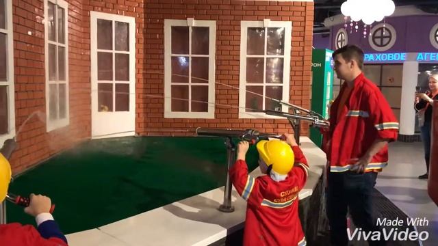 Про Кидбург в Центральном детском магазине на Лубянке смотреть онлайн