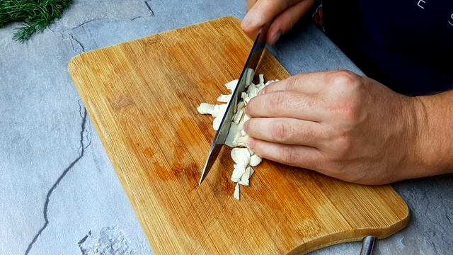 тушёная говядина в луково-сливочном соусе.mp4