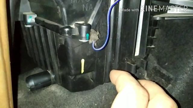 Simple solution for Water leakage into cabin while we drive with AC in summers. смотреть онлайн