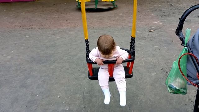 Катаемся на качелях возле сходненского ковша смотреть онлайн
