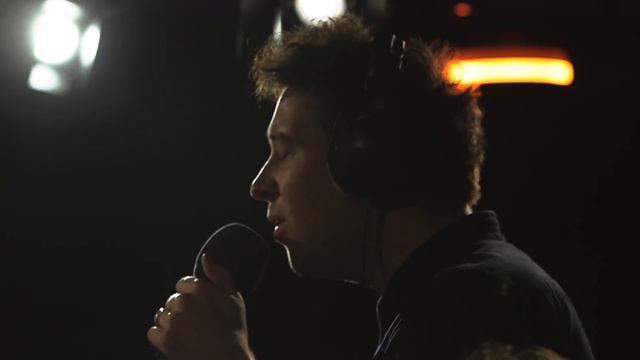 The Wombats - Turn - Radio 1 Piano Session смотреть онлайн