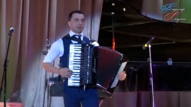 Аккордеонист-виртуоз, лауреат международных конкурсов Дмитрий Корсак смотреть онлайн