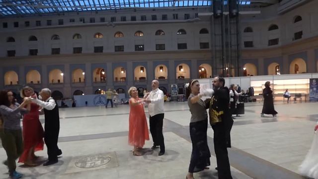 ИСПАНСКИЙ ВАЛЬС БАЛ "СУВОРОВ" В ГОСТИНОМ ДВОРЕ смотреть онлайн