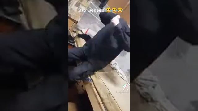 солевой охранник. сторож колится солью а работа идёт смотреть онлайн