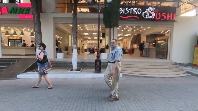 УЗНАЛИ ПОДПИСЧИЦЫ В СУДАКЕ. КИПАРИСОВАЯ АЛЛЕЯ, КРЫМ смотреть онлайн