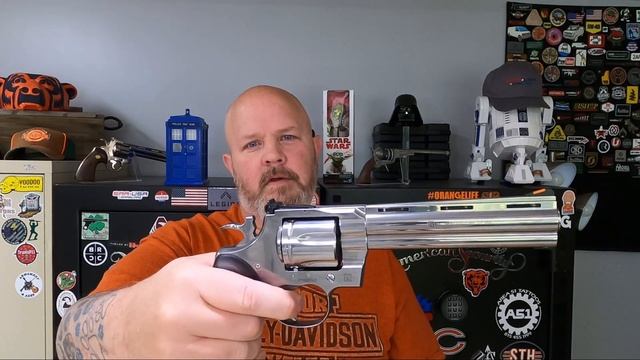 The New Colt Python First Look смотреть онлайн