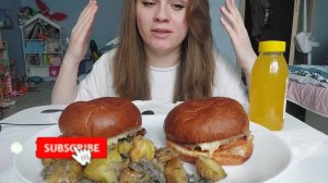 Мукбанг огромные бургеры, шипучий лимонад и картошка с вешенками #мукбанг #бургеры