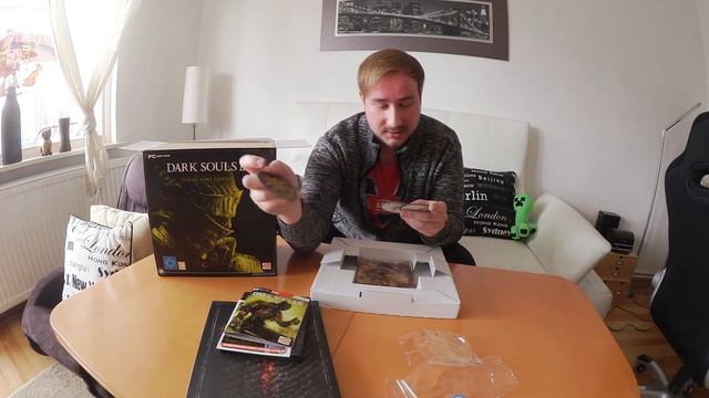 Unboxing Dark Souls 3 Collector Edition Red Knight Figur - PC Artbook German смотреть онлайн