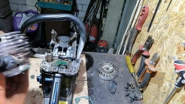 Ремонт китайской бензопилы Werk 4500 смотреть онлайн