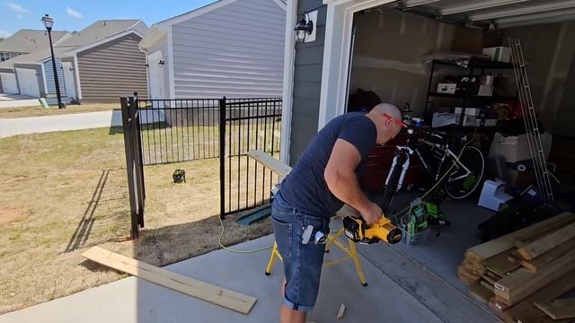 Огород в Америке/ Делаем грядку своими руками/ Сетка от комаров/ Обустройство дома/Жизнь в США/ Вло смотреть онлайн