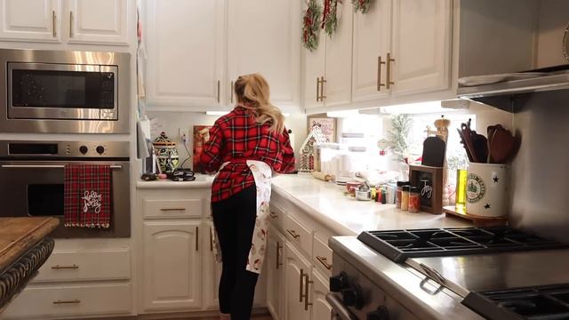 DAY IN THE LIFE // WINTER BREAK WITH THE KIDS // COOK AND CLEANING ALL DAY смотреть онлайн