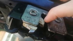 Установка Активатора замка багажника Калина 1 с кнопки брелка в родные места без сверления