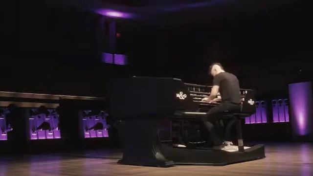 Cameron Carpenter Plays Bachs Passacaglia And Fugue