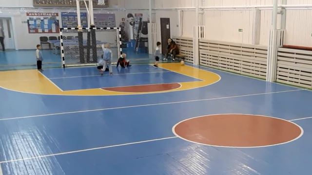 Обзор 32-й игры, 16 голов. ТРОЕ против ОДНОГО. смотреть онлайн