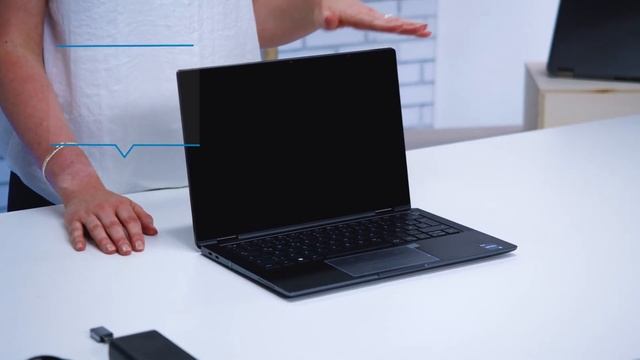 Dell Latitude 9330 - Unboxing with Christina смотреть онлайн