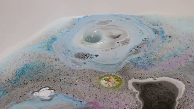 12 Surprise Eggs Disney Pixar Frozen Big Hero 6 Cars Toy story Movie Bath ball ディズニー バスボール びっくらたまご смотреть онлайн