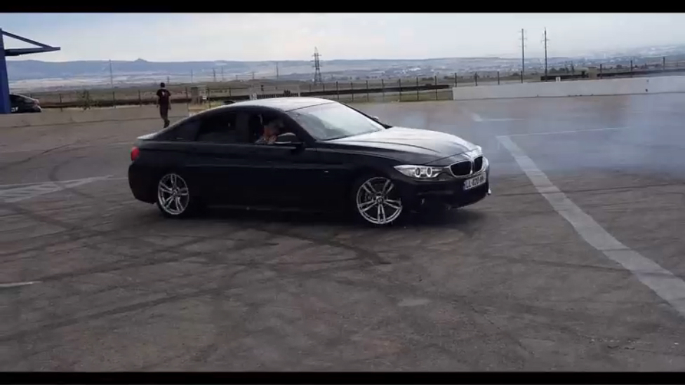 BMW 4 Series Sedan Smoke Donut Vagif Channel смотреть онлайн
