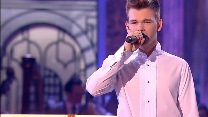 Александра Пахмутова (рояль), Антон Чухрий (вокал) - Мелодия