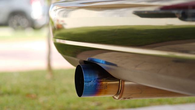 92 Gloria with HKS Hi-Power (cold start - idle - rev) смотреть онлайн