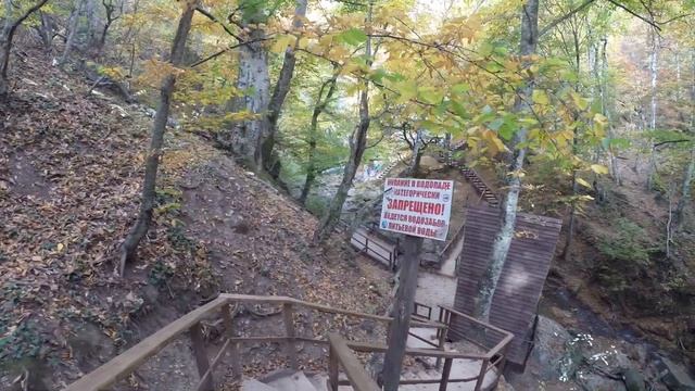 ИНТЕРЕСНЫЕ МЕСТА КРЫМА. ВОДОПАД ДЖУР ДЖУР. СЫРНАЯ СКАЛА. ХРАМ МАЯК. смотреть онлайн