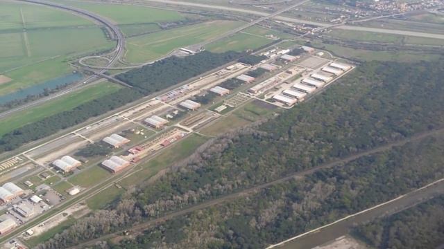 Decollo Dall'aeroporto Di Pisa