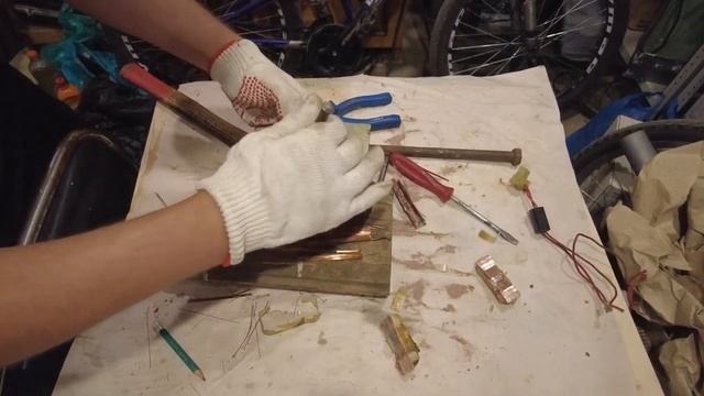 Переделка трансформатора микроволновки в нагреватель ржавых болтов. смотреть онлайн